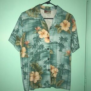 Hawaiian shirt 🌺